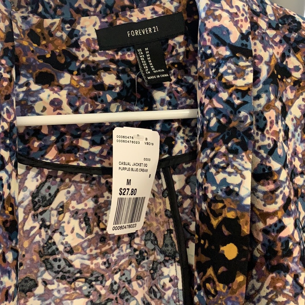 patterned jacket - Picture 3 of 4